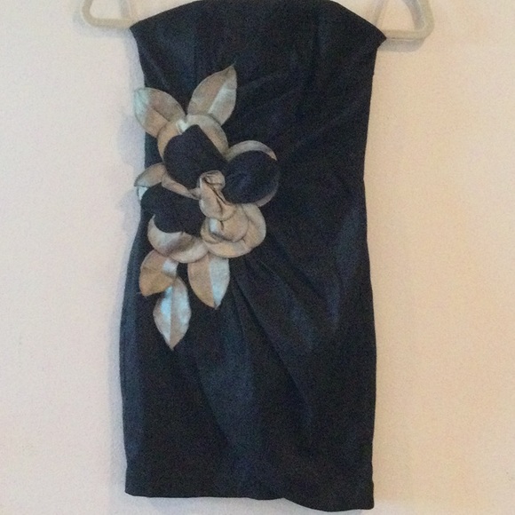 Black strapless size 4 cute mini dress. Great for a special occasion. - Picture 3 of 4